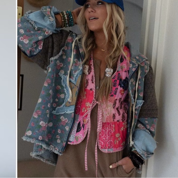 POL Blue Floral Jean Jacket with Star Patch - Picture 2 of 9